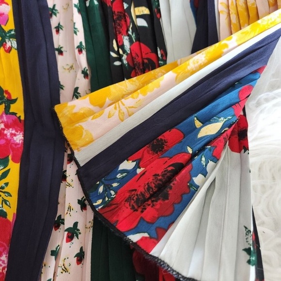 Anthropologie mixed print floral pleated boho elegant midi satin silk skirt - Picture 8 of 12